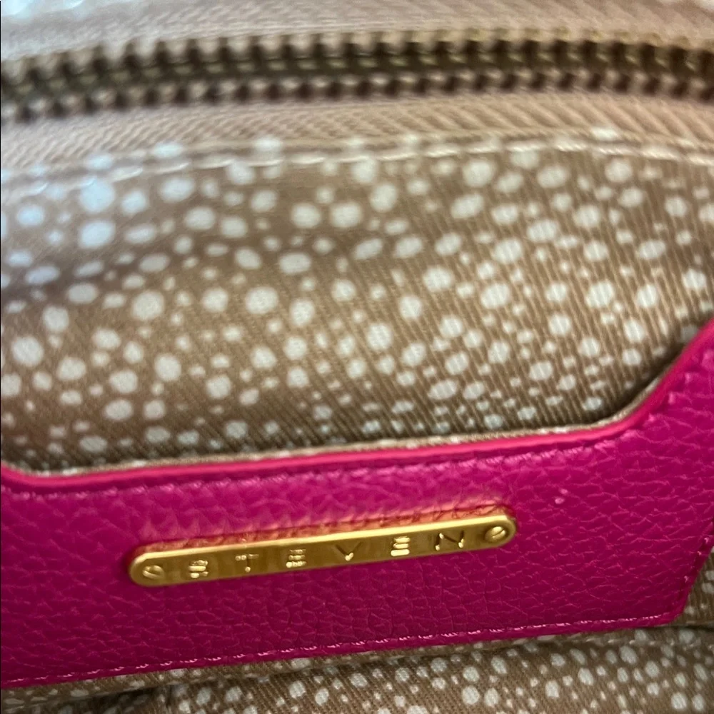 Steve‎ Madden Black and White Clutch with Pink Accent